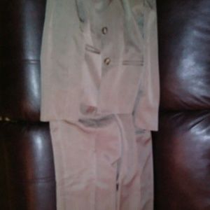 2 peice pant suit (size 8)